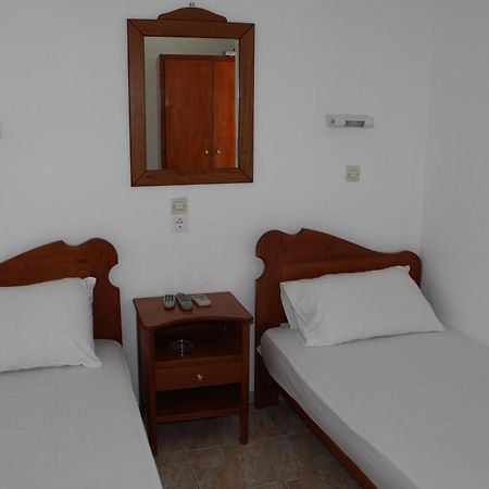 Meltemi Pension Ios Island Luaran gambar